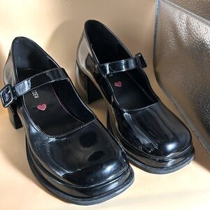 Steve Madden Mary Jane Patent Leather size 4